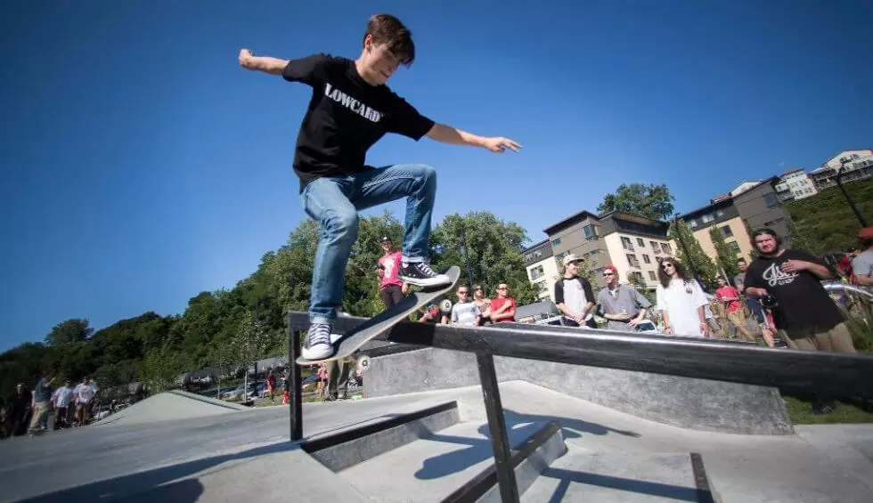 Apprendre le bs boardslide en skateboard Skateboard Academy